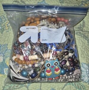 50 Wearable Vintage To Modern Necklace Jewelry Lot 4lbs